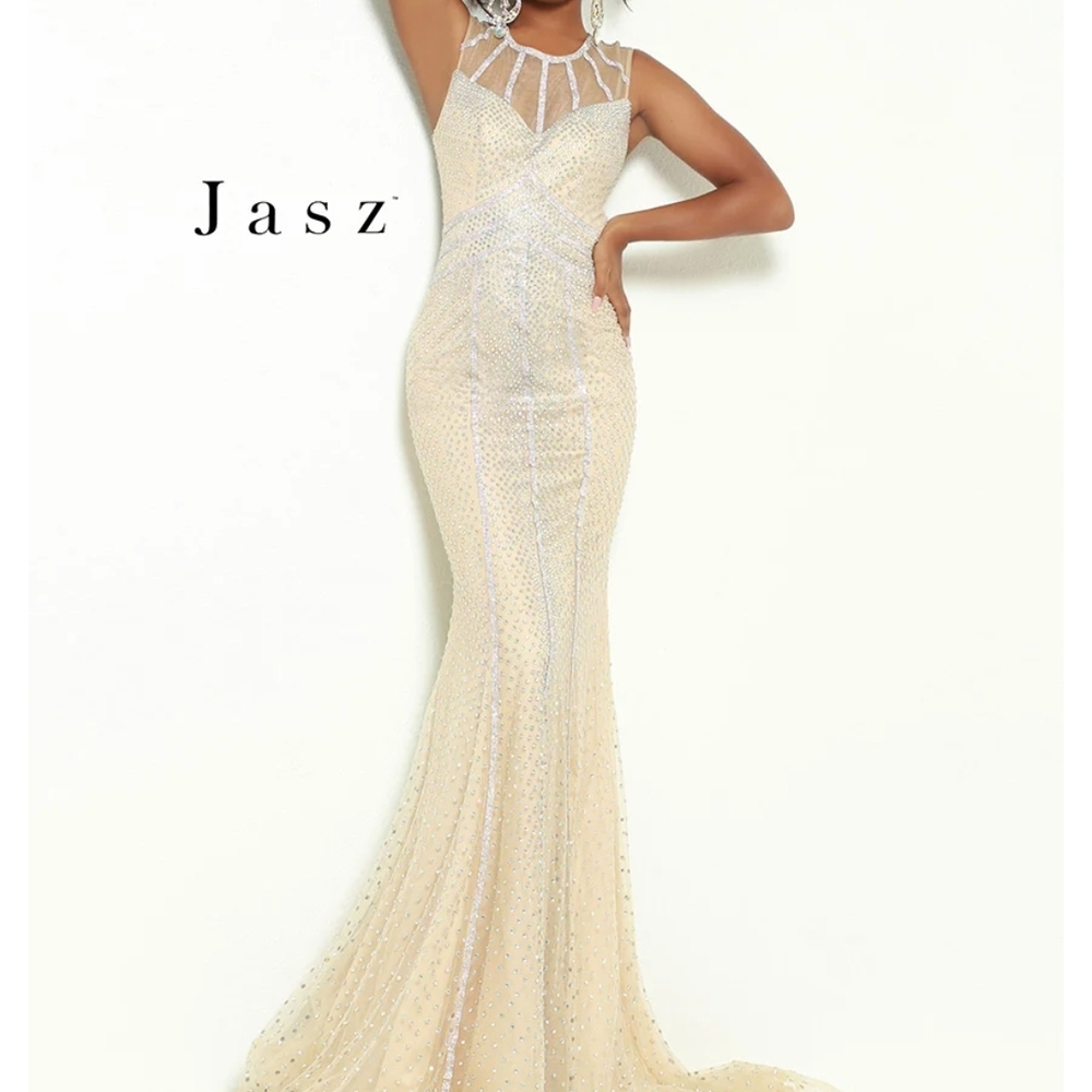 Jasz Couture Nwt Cream Evening Gown